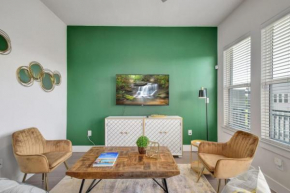 Beautiful Studio Apartment Near Southtown with Pool and Gym